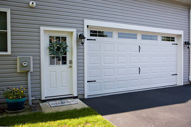 24/7 Emergency Garage Door Panel Replacement experts in Harahan, LA